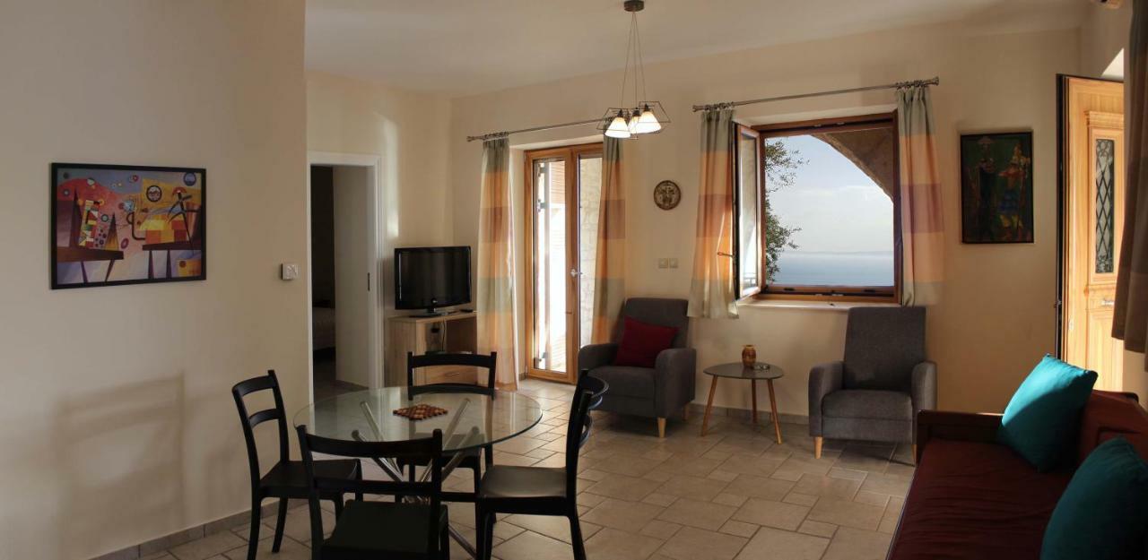 Olive Stonehouses Каламата Екстер'єр фото