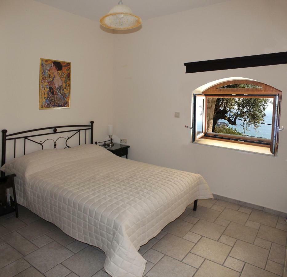 Olive Stonehouses Каламата Екстер'єр фото
